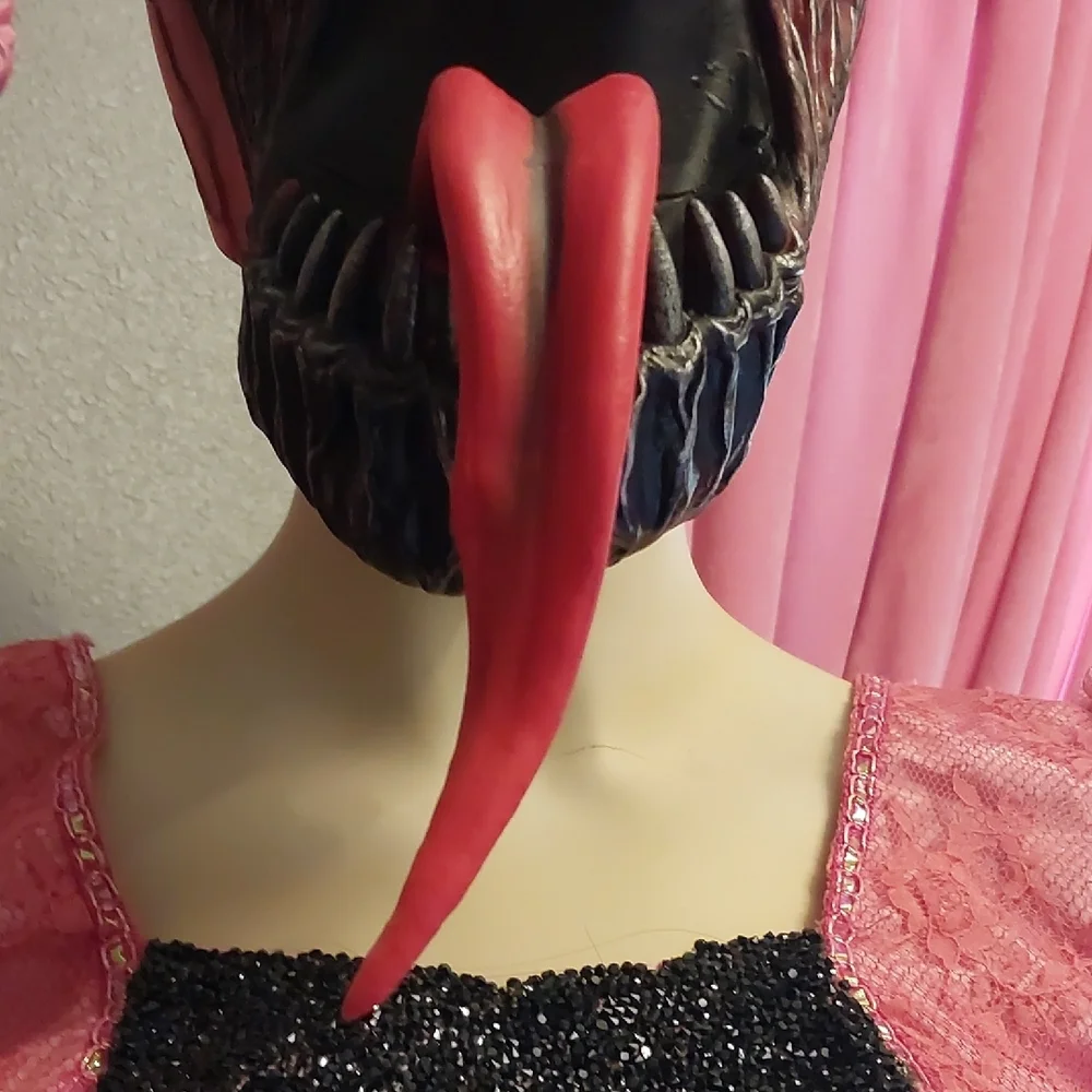 Venom 2 Carnage Mask - Picture 4 of 7
